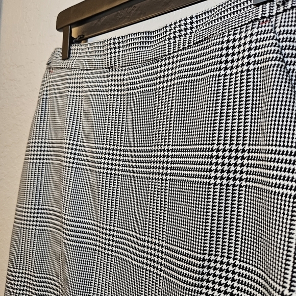 Tommy Hilfiger Black and White Printed Skirt Size 6 - Picture 2 of 7